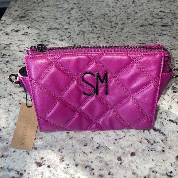 NWT Steve Madden Quilted Blexi Fushia Crossbody Shoulder Bag Mixed Media Strap - Picture 1 of 9